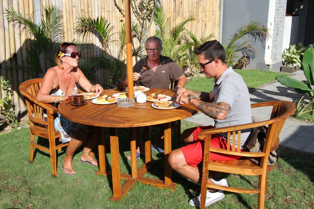 Saren Guest House Canggu Extérieur photo